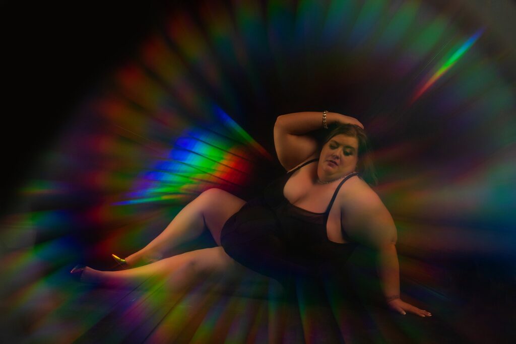 Plus size boudoir model feels sexy and beautiful because of her collaboration with her Baltimore Boudoir photographer. 